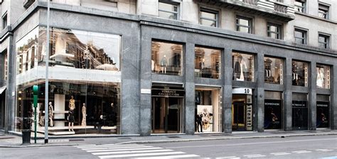 versace corso matteotti milano|Versace Collection opens in Milan .